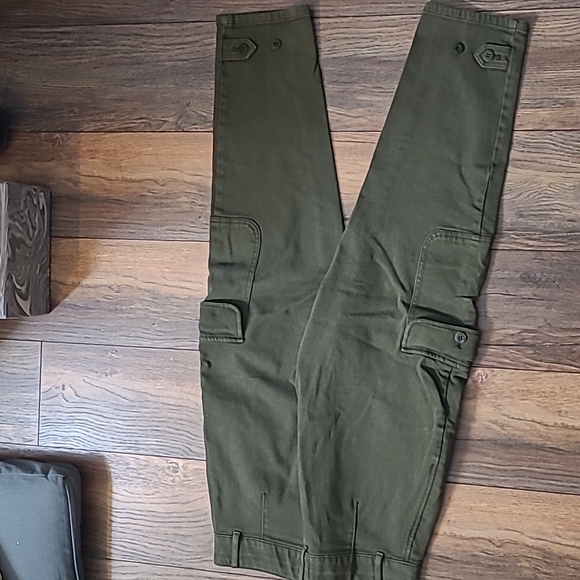 Aritzia Modern Cargos - Picture 2 of 6